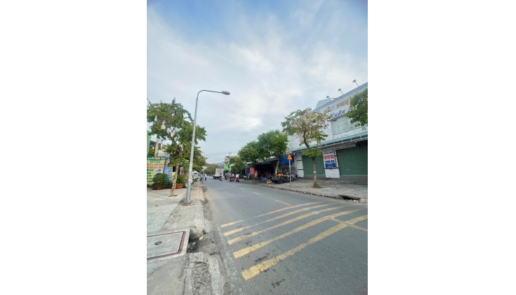 Nhà 71m2 Sát Mặt Tiền, 3.99 Tỷ, Vị Trí Đắc Địa, Không Quy Hoạch, Đông Hưng Thuận – Quận 12.